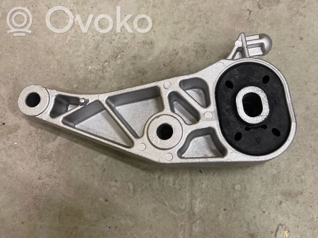 Engine mount bracket   13143386