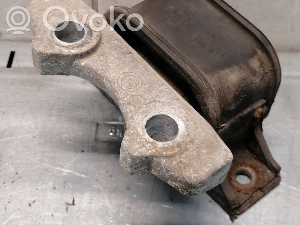Opel Meriva A Engine mount bracket 