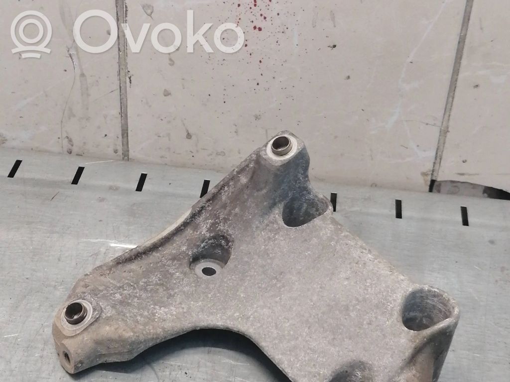 BMW 1 E81 E87 A/C compressor mount bracket 