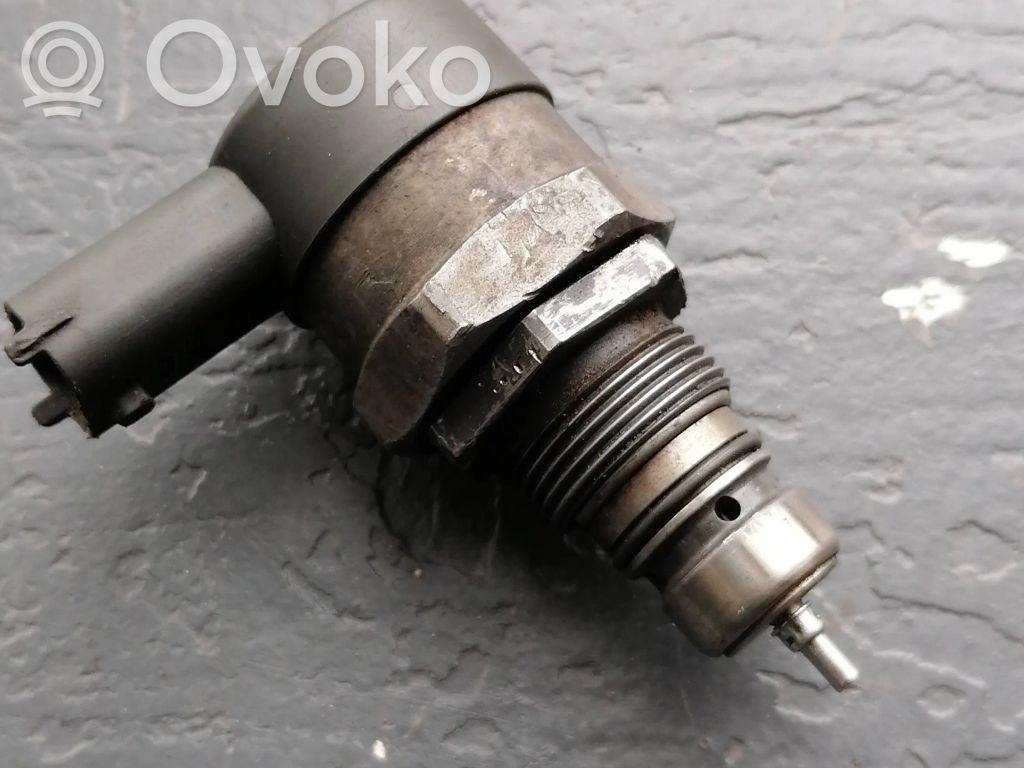 Volvo S80 Regulator ciśnienia paliwa 