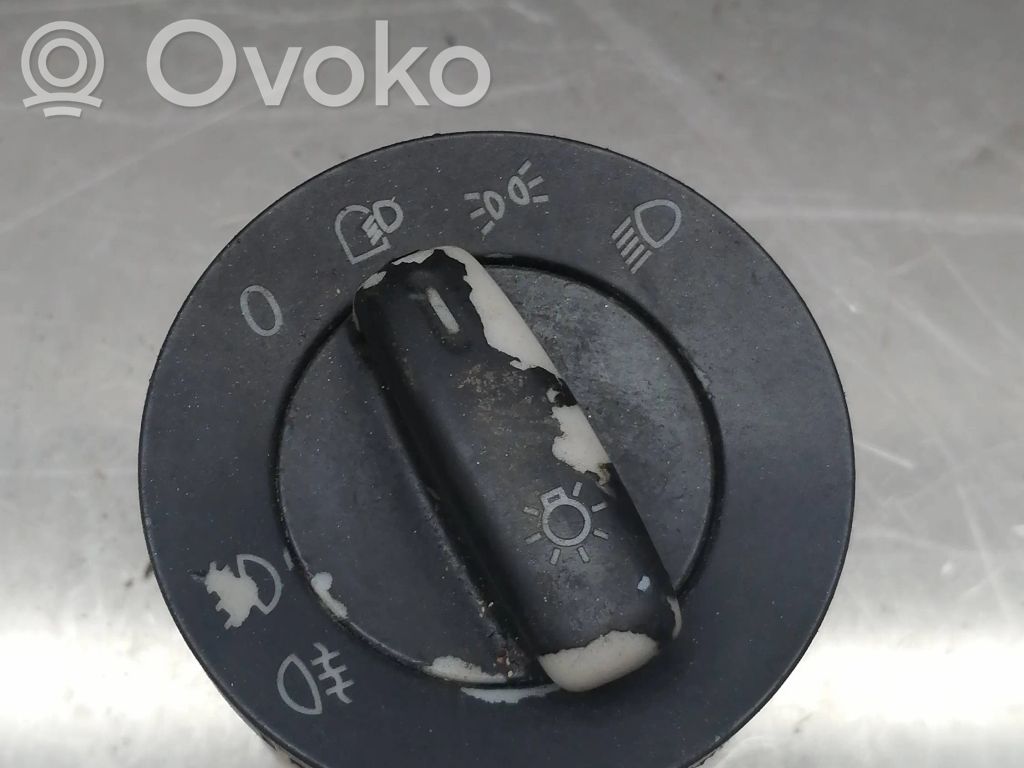 Volkswagen PASSAT B6 Przełącznik świateł 