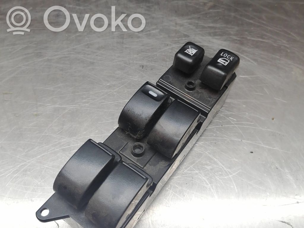 Mitsubishi Lancer X Electric window control switch 