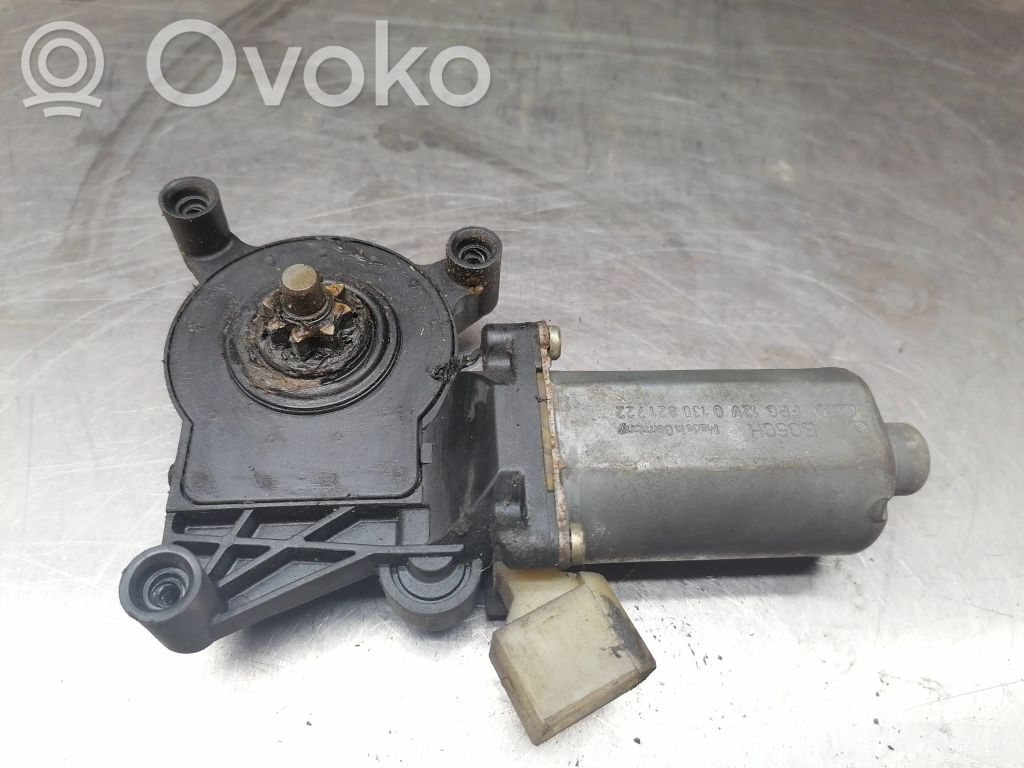 Mercedes-Benz C W203 Silnik regulatora szyby drzwi przednich 