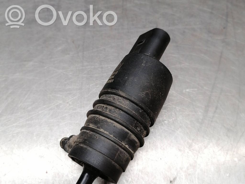 Mercedes-Benz C W203 Windscreen/windshield washer pump 
