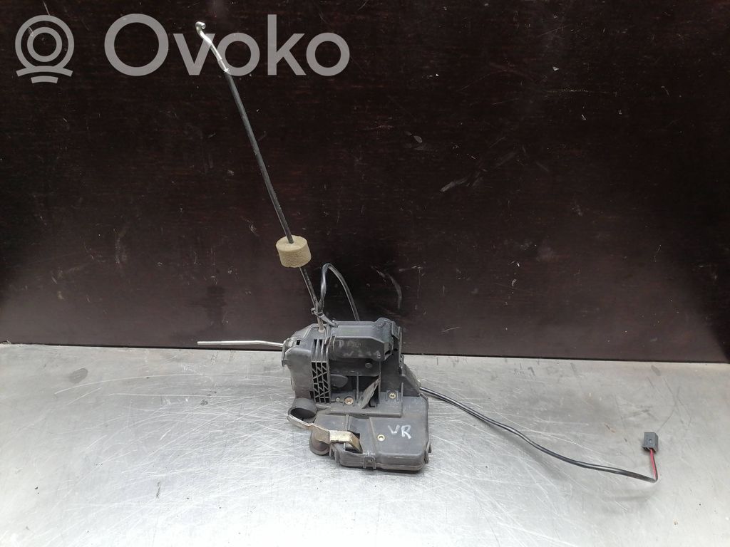 Mercedes-Benz E W211 Etuoven lukko 