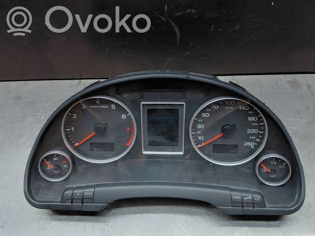 Audi A4 S4 B7 8E 8H Licznik / Prędkościomierz 