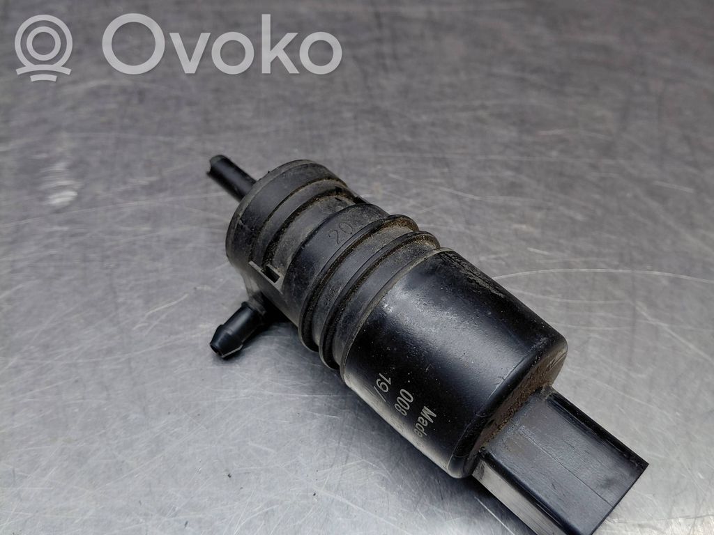 Mercedes-Benz E W211 Windscreen/windshield washer pump 