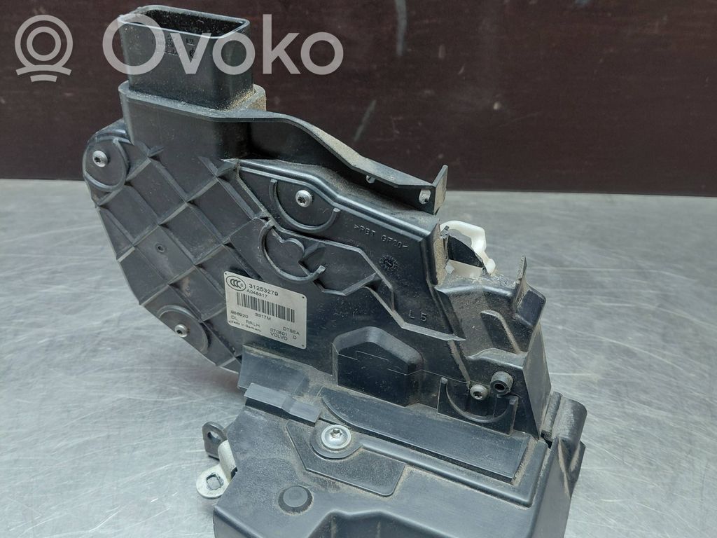 Volvo V70 Cerradura de puerta trasera 