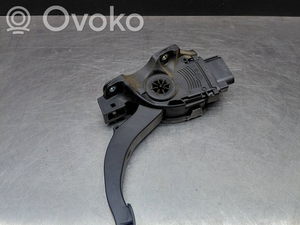 Volvo V70 Akceleratoriaus pedalas 