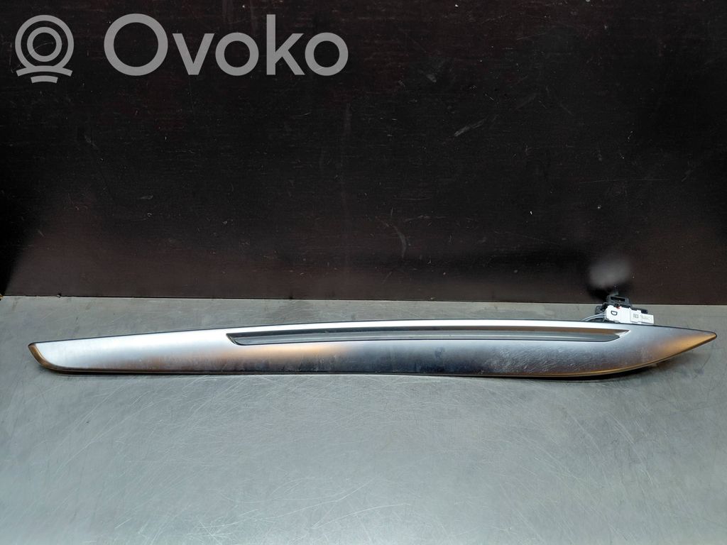 Renault Megane IV Kojelaudan hansikaslokeron lista 