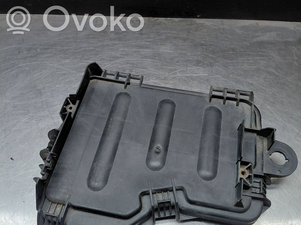 Audi A8 S8 D3 4E Fuse box cover 