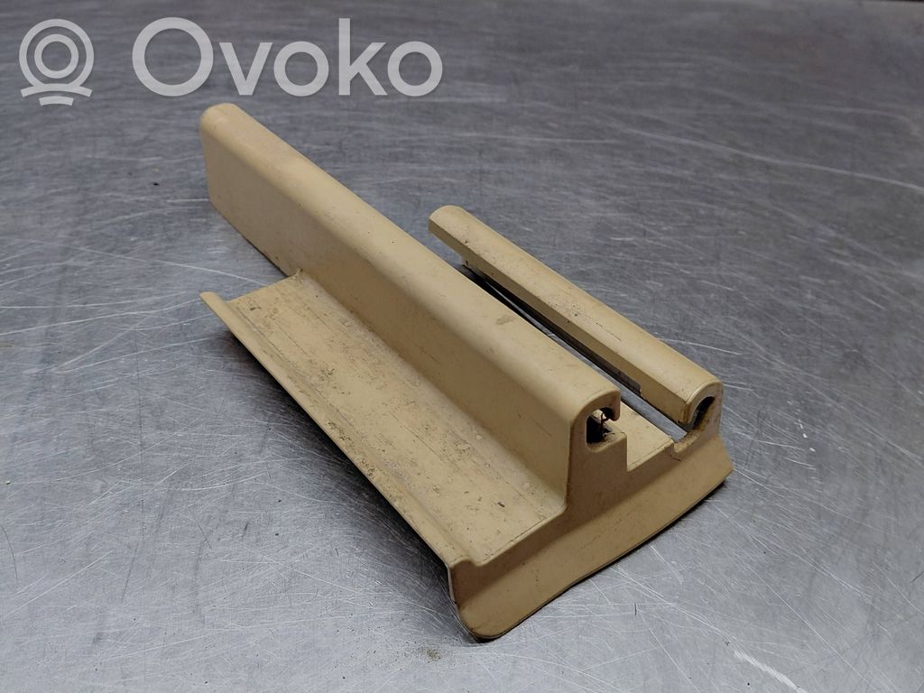 BMW 5 E60 E61 Moldura de la guía del asiento delantero del pasajero 