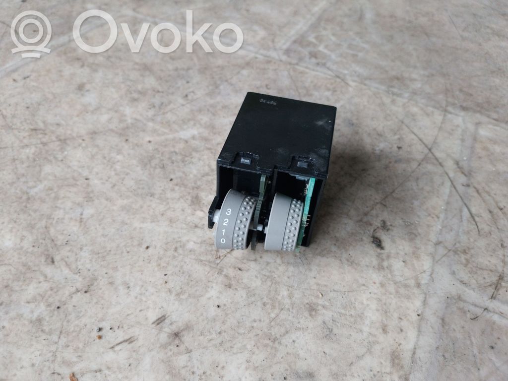 KIA Ceed Headlight level height control switch 