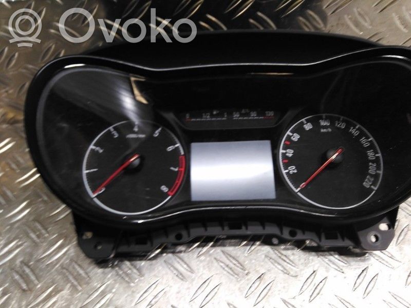 Opel Corsa E Spidometrs (instrumentu panelī) 