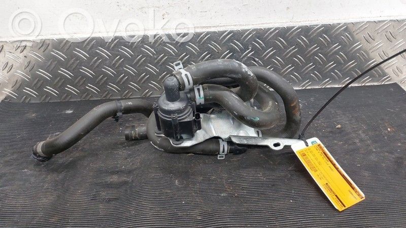 Lynk & co 01 Vesipumppu 
