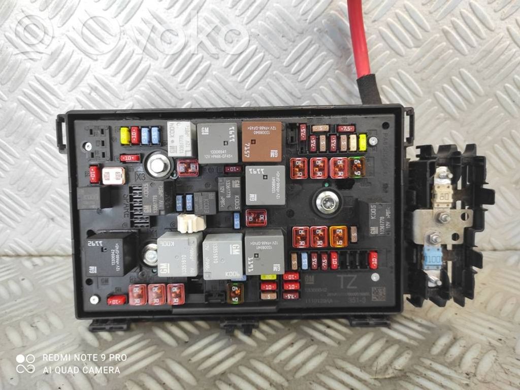 Opel Astra J Fuse box set 
