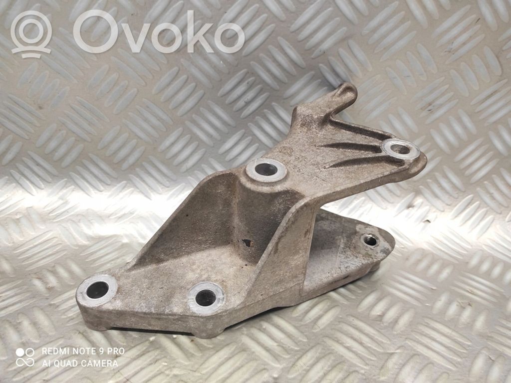Opel Astra J Engine mount bracket 
