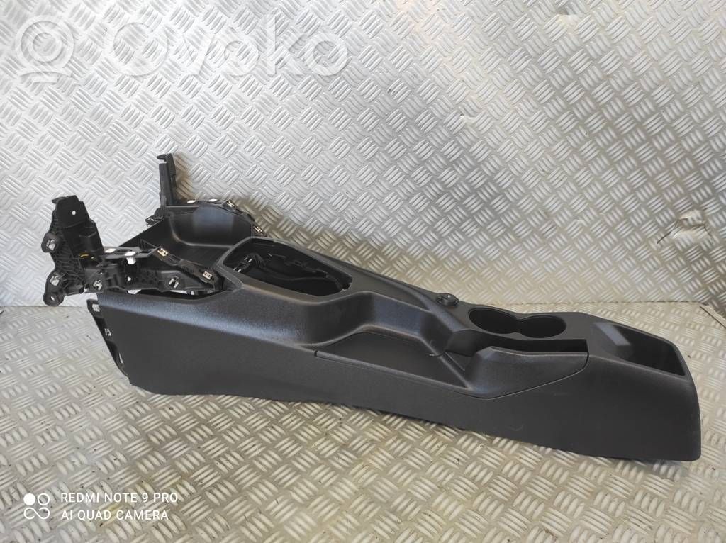 Peugeot 208 II Center console 