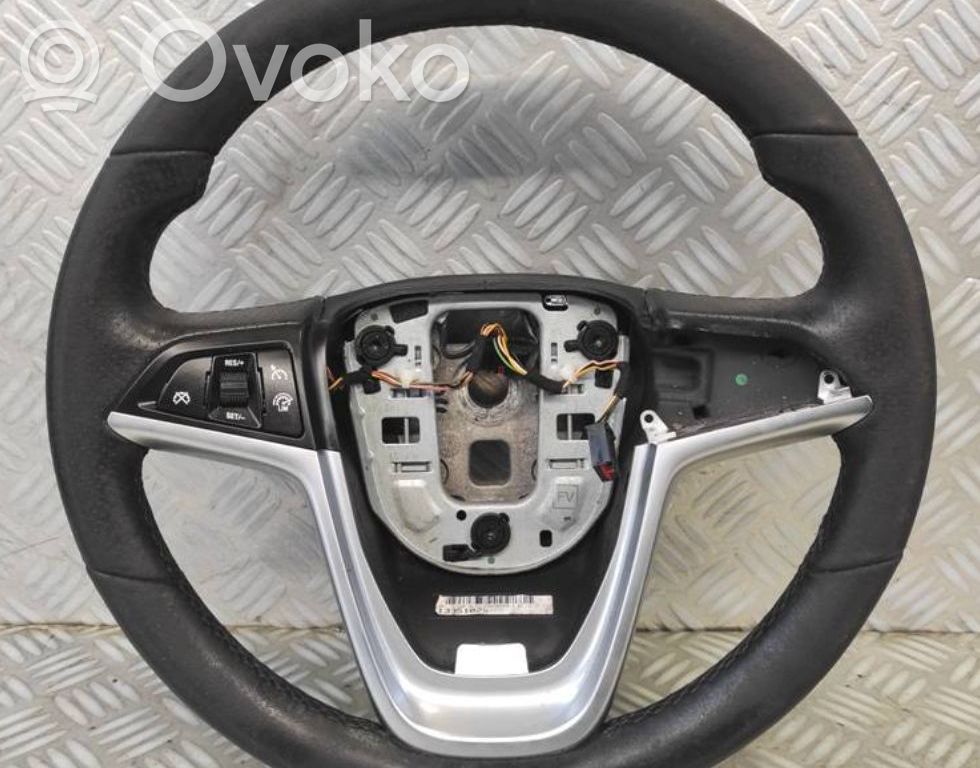 Opel Astra J Steering wheel 