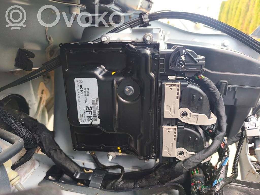 Unité de commande, module ECU de moteur   237104328S,0281036484
