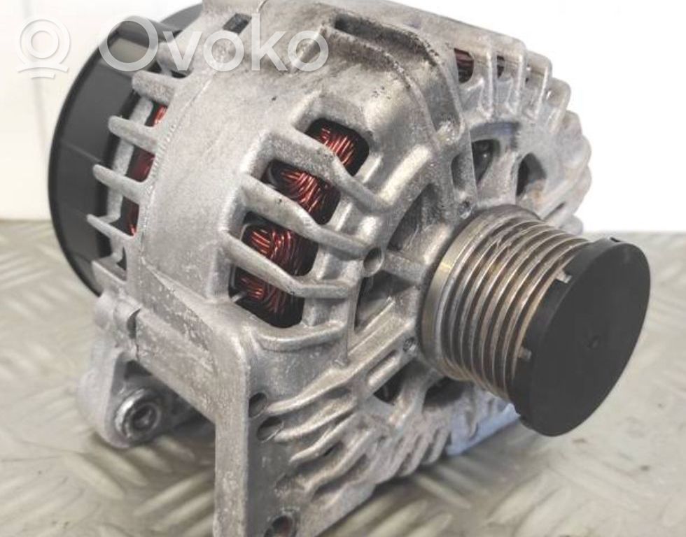 Opel Vivaro Generator/alternator 