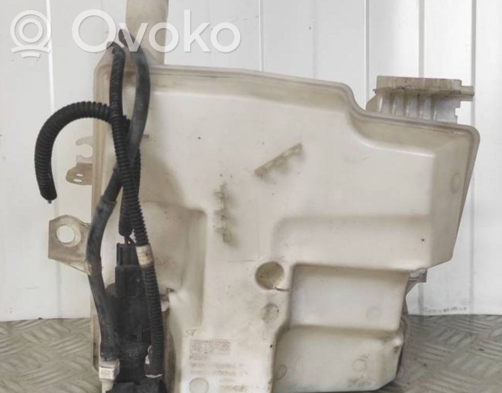 Ford Focus Windshield washer fluid reservoir/tank 