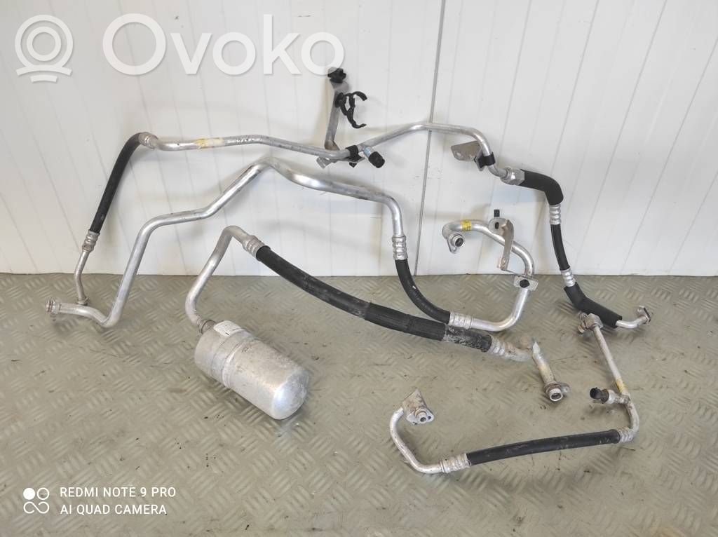 Opel Vivaro Klimaleitung / Klimaschlauch 