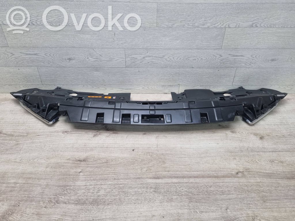 Mazda MX-30 Dzinēja pārsega slēdzenes dekoratīvā apdare 