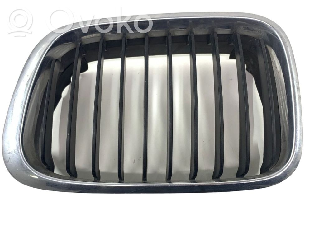 BMW 3 E46 Rejilla superior del radiador del parachoques delantero 