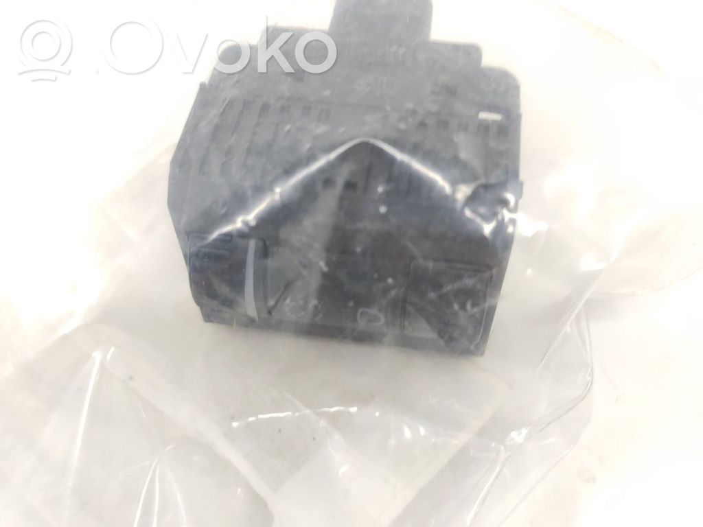 Volkswagen Polo IV 9N3 Headlight level height control switch 