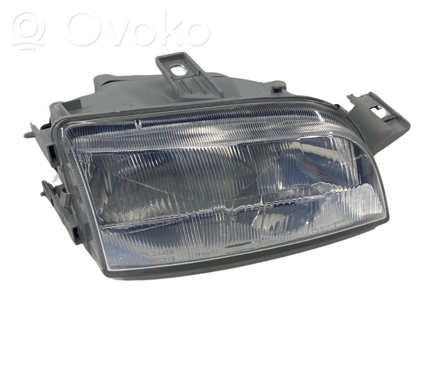 Fiat Punto (176) Lampa przednia 