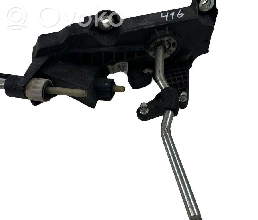 Gear shifter/selector   4M5R7C453