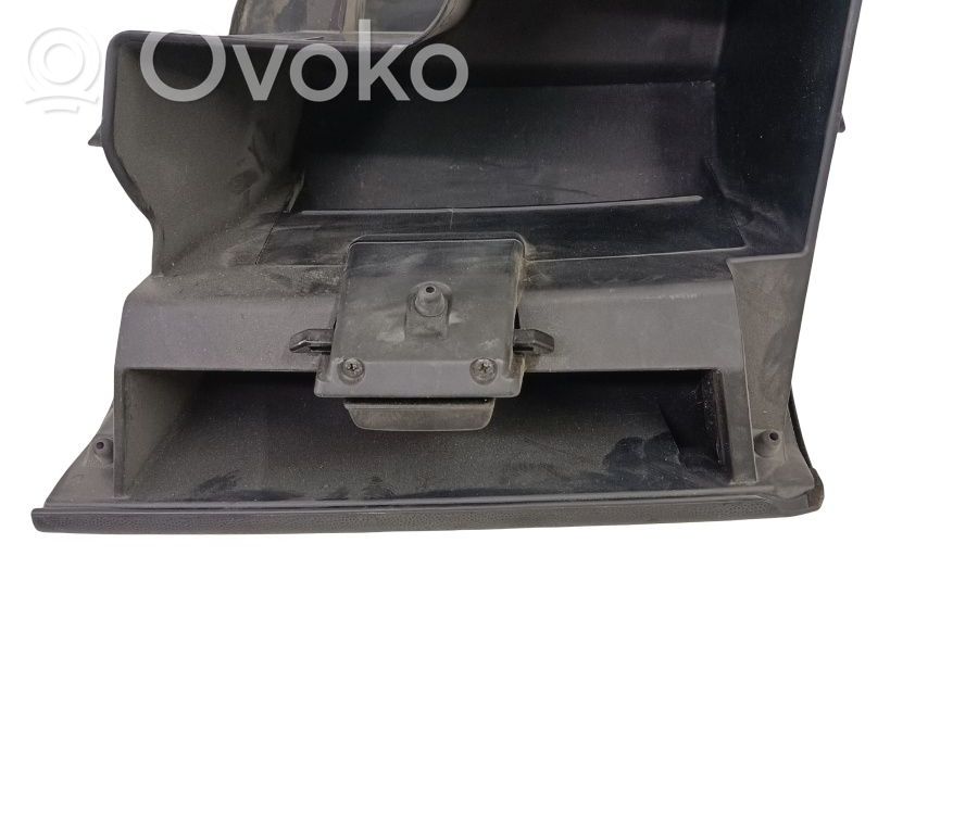 Glove box   DF7164161