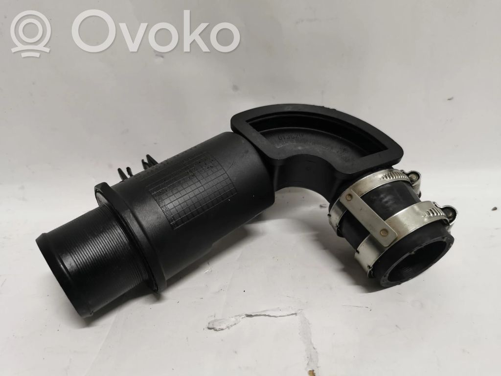 Renault Clio III Air intake duct part 