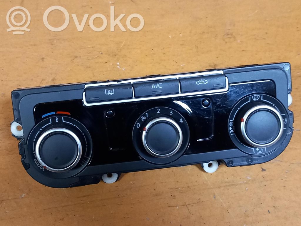 Volkswagen PASSAT B7 Panel klimatyzacji 