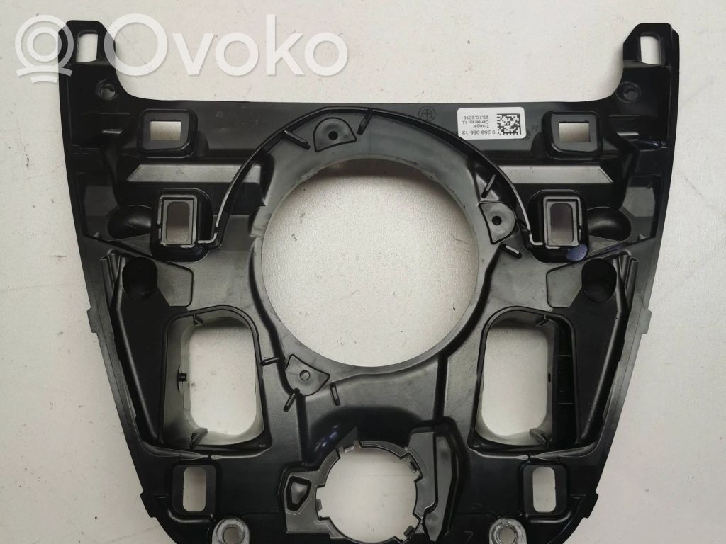 BMW 5 G30 G31 G38 Maskownica centralnego głośnika deski rozdzielczej 