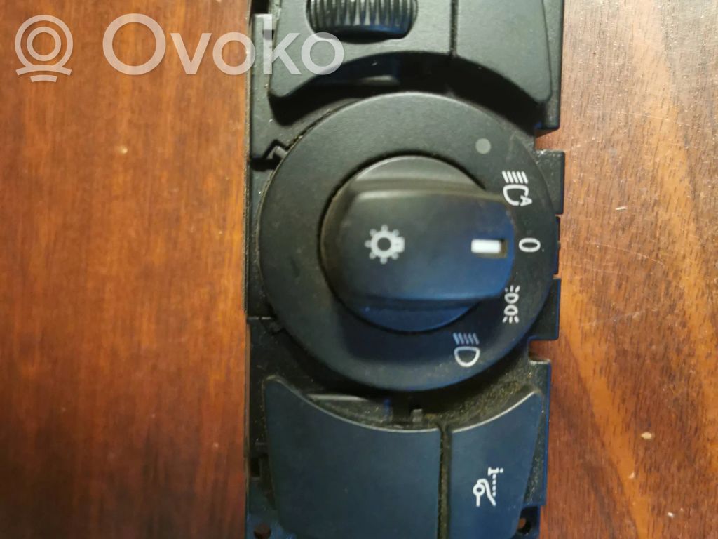 Light switch   6925259,33280901,011690