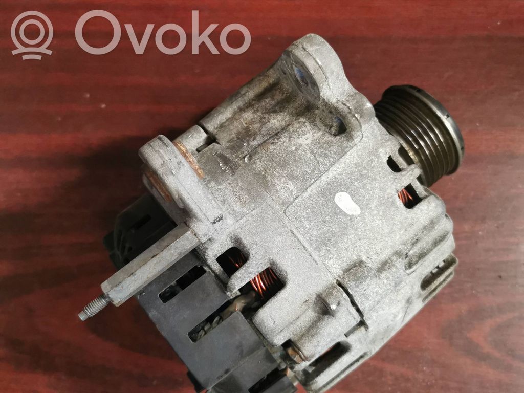 Volkswagen PASSAT B7 Ģenerators 