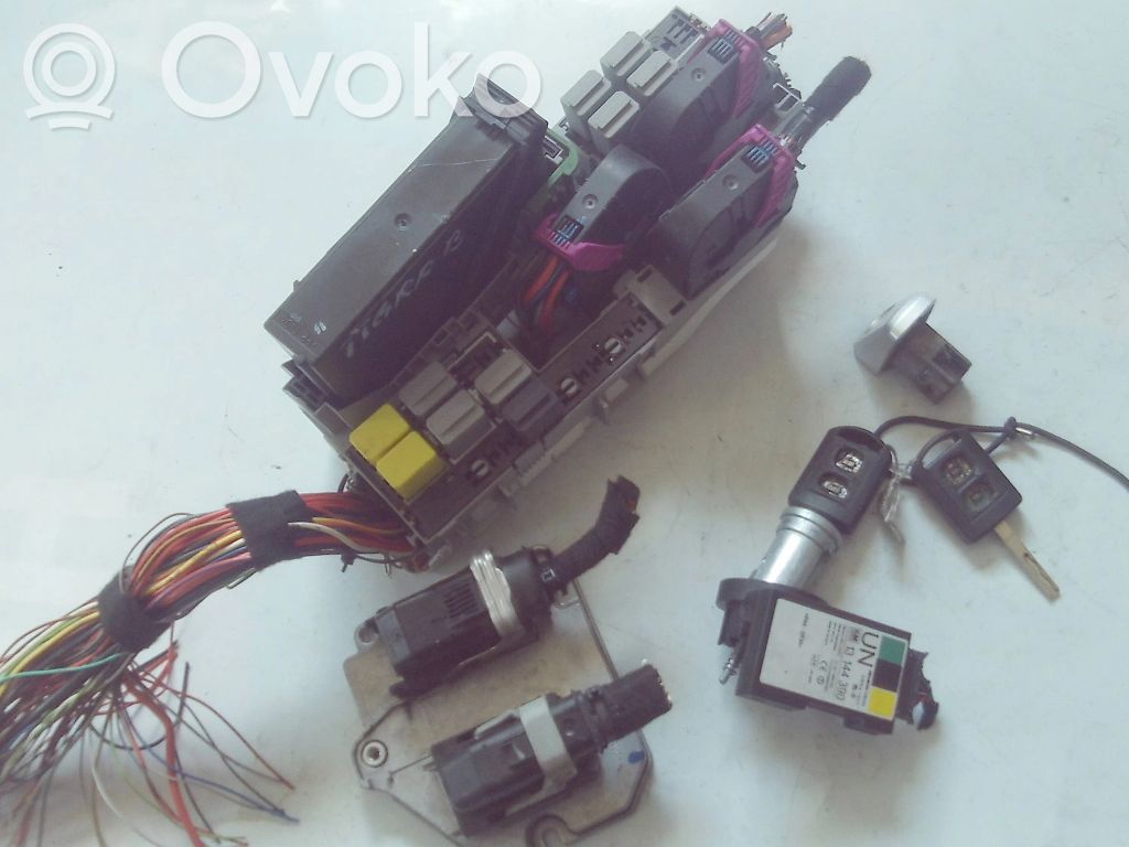 Opel Tigra B Engine ECU kit and lock set 