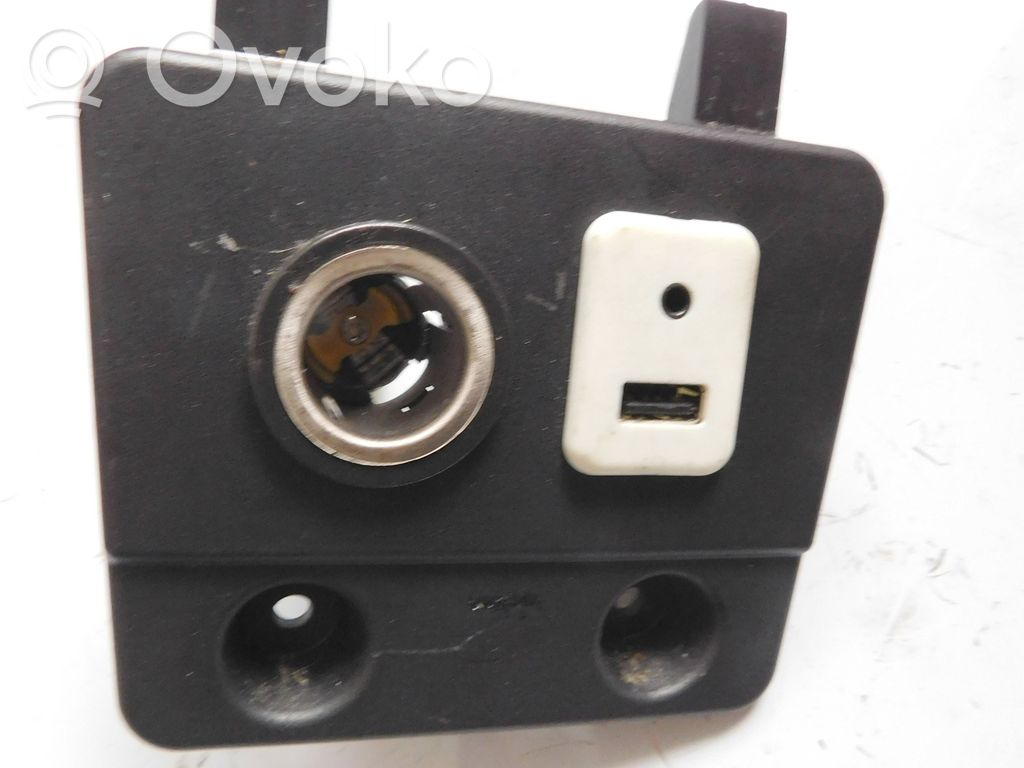 Opel Antara USB socket connector 