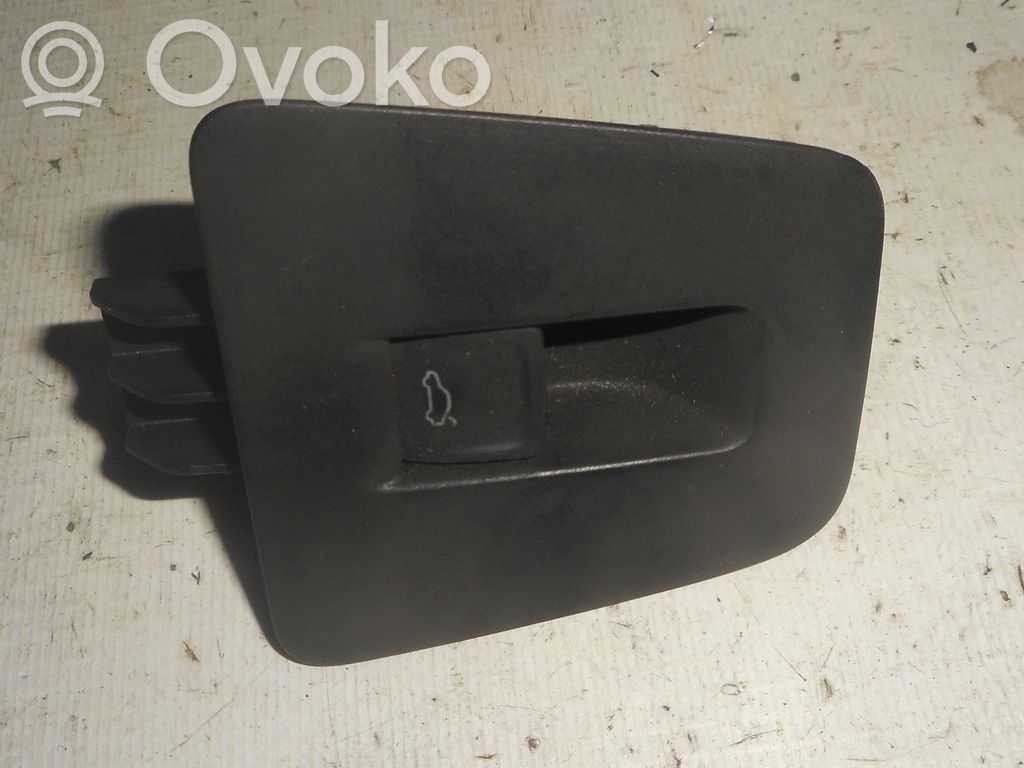 Volkswagen Tiguan Przełącznik / Przycisk otwierania klapy bagażnika 