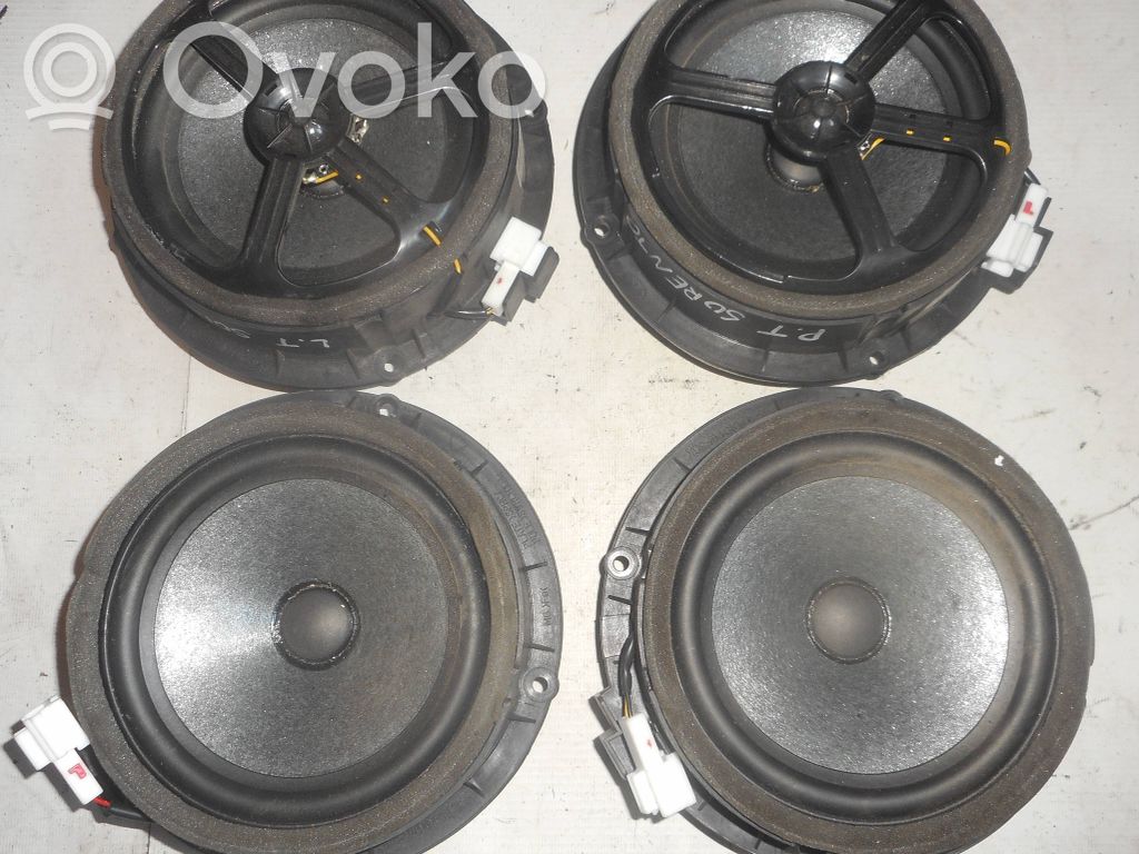 KIA Sorento Altavoz de la puerta delantera 