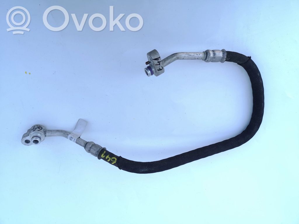 Audi A4 S4 B9 8W Ilmastointilaitteen putki (A/C) 