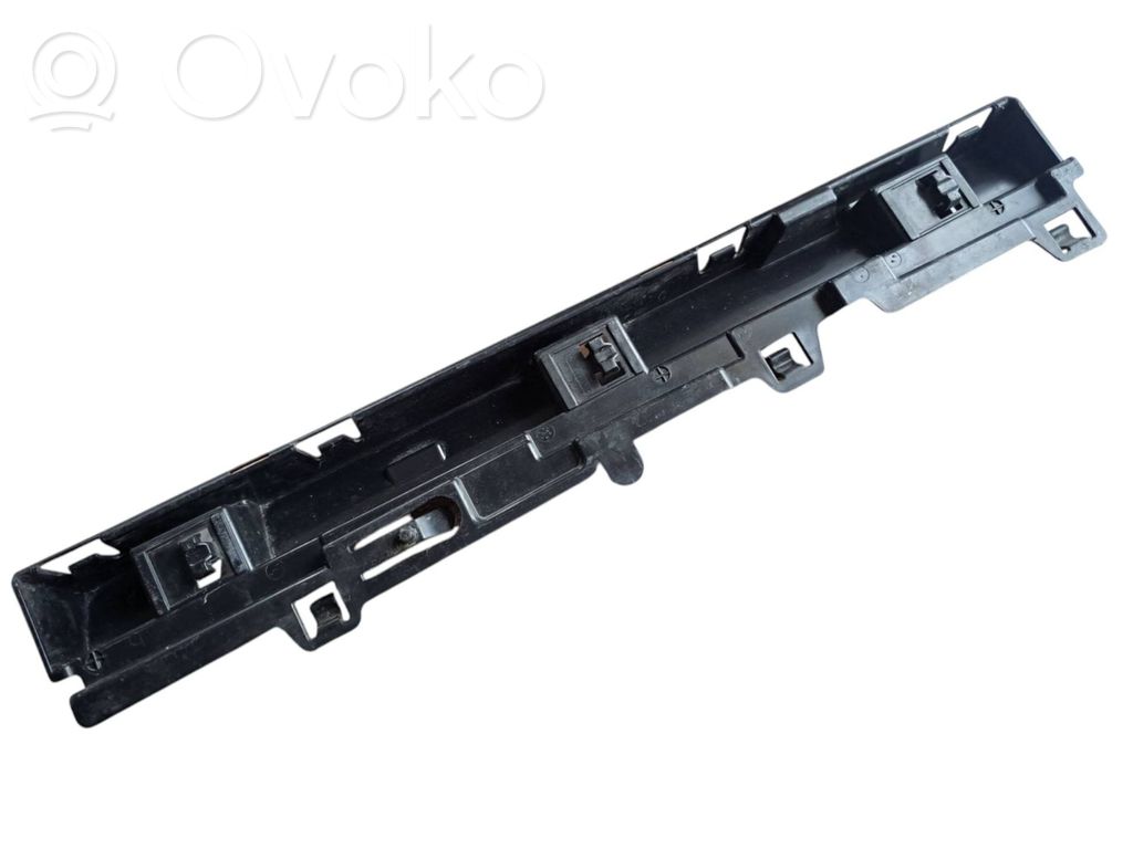 BMW 3 F30 F35 F31 Ślizg listwy progowej 