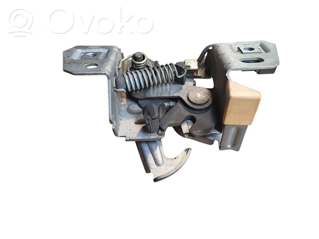 Volvo C30 Dzinēja pārsega slēdzene 
