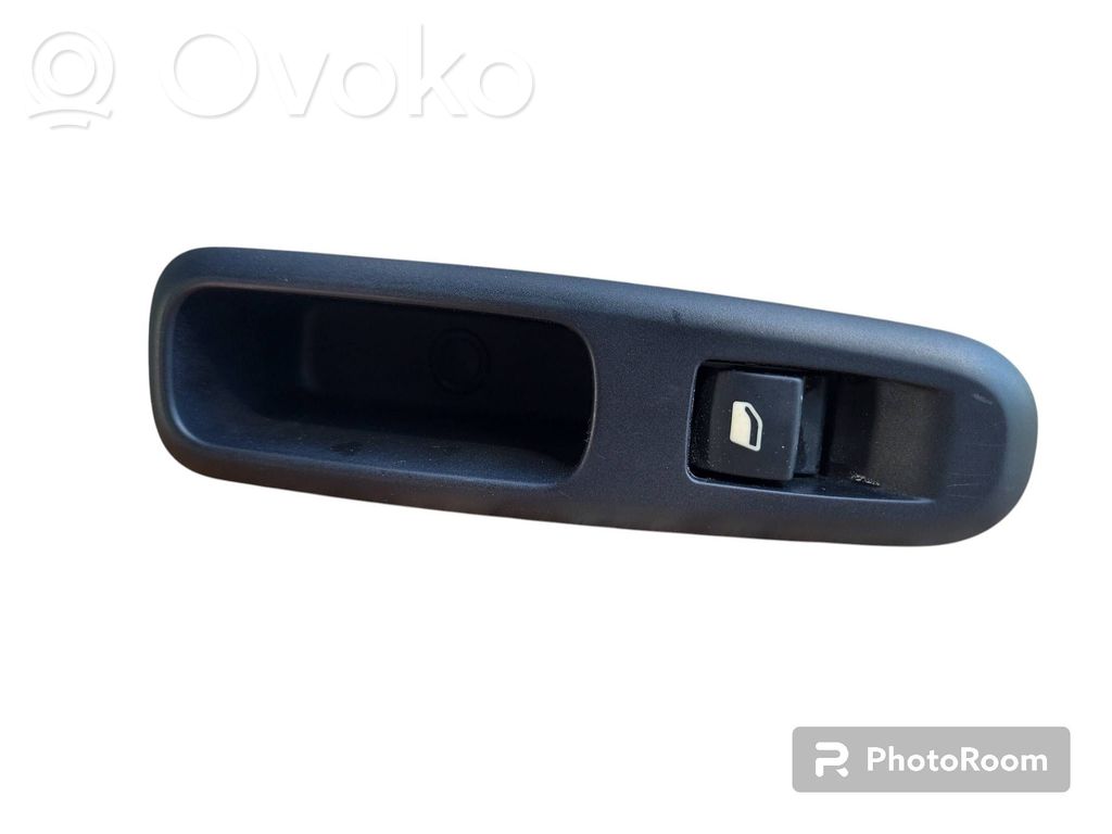 Peugeot 3008 I Electric window control switch 