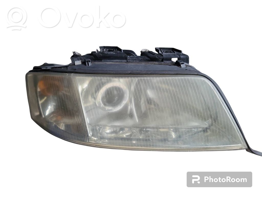 Audi A6 S6 C5 4B Lampa przednia 