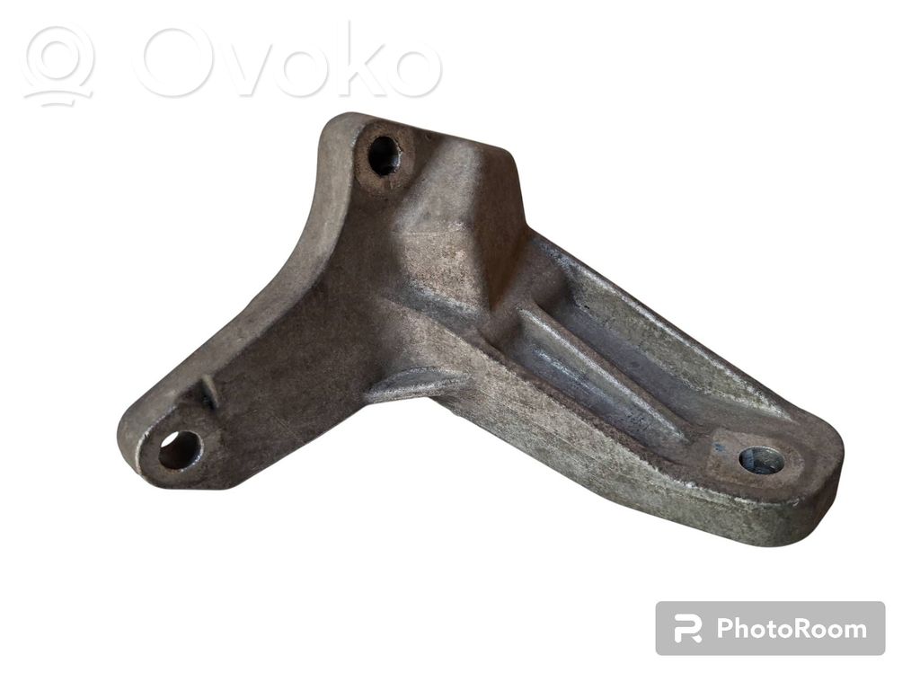 Ford S-MAX Engine mount bracket 
