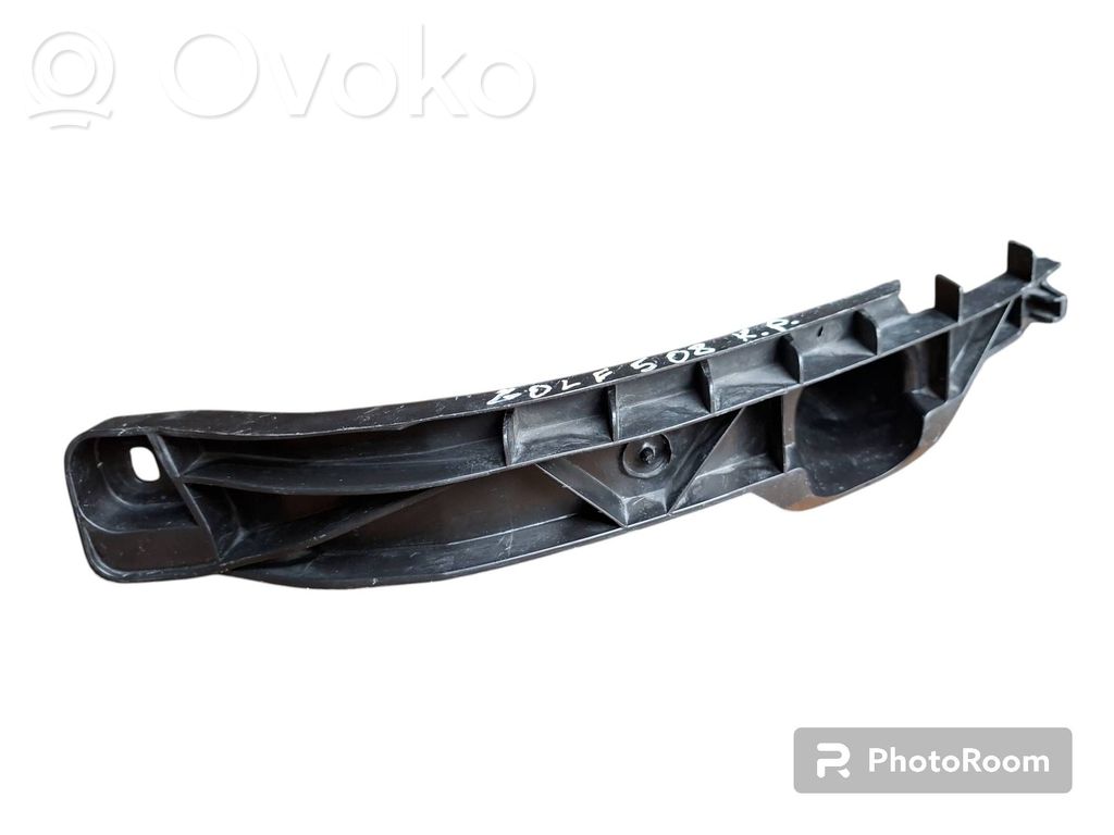 Volkswagen Golf V Front bumper mounting bracket 