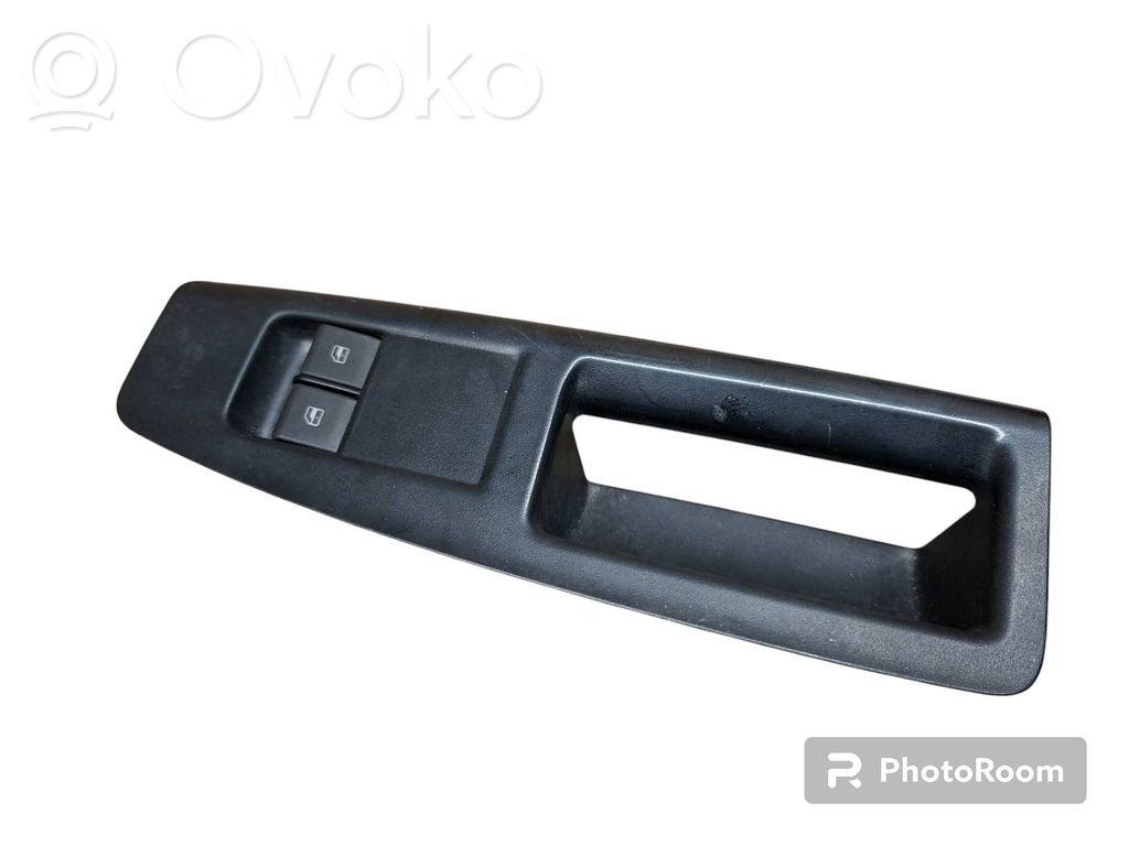 Volkswagen Polo IV 9N3 Electric window control switch 